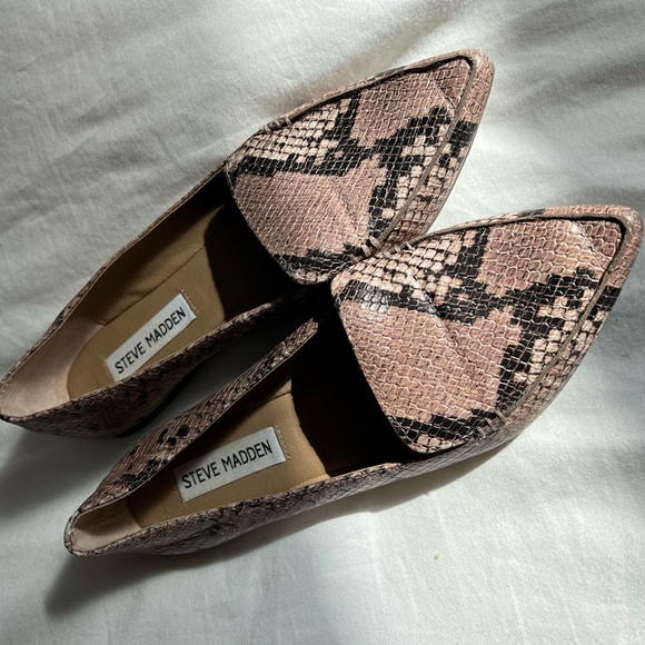 Steve Madden Point Toe Snake Skin Loafers - Size 6.5 - Picture 7 of 8